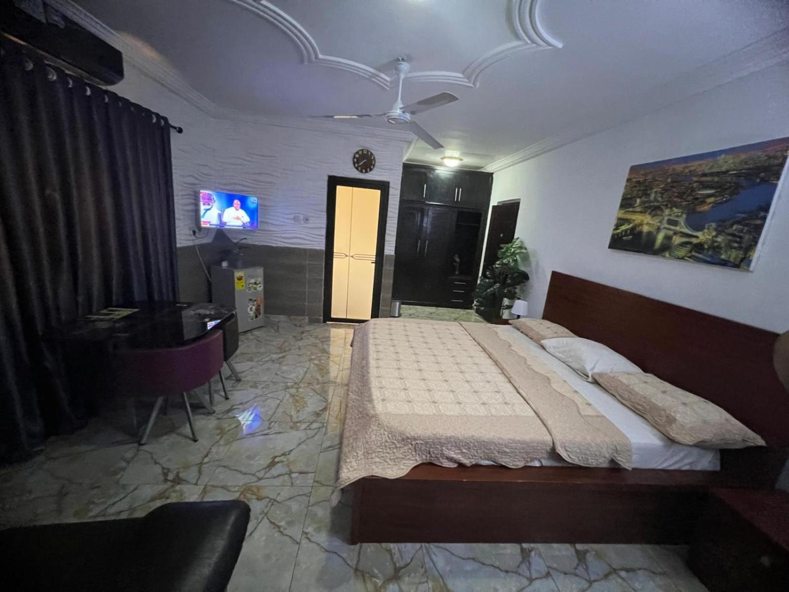 Nesta Barron -Home Away From Home North Legon Exterior foto